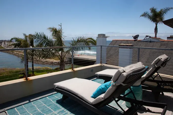 Outdoor Lounge Chairs
