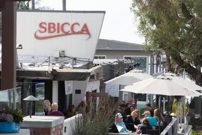 Charming outdoor cafe's