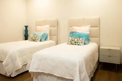 Downstairs fifth bedroom with two twins
