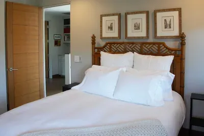 Guest Bedroom - Queen