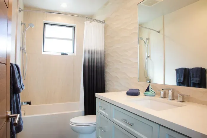 Full Bathroom Top Floor