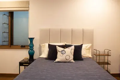 Queen bed