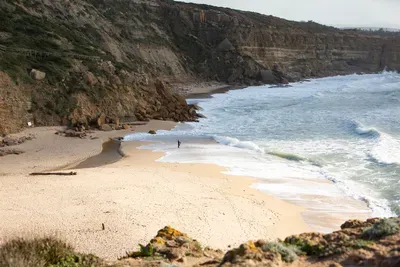 The beach is 10 minutes away on foot