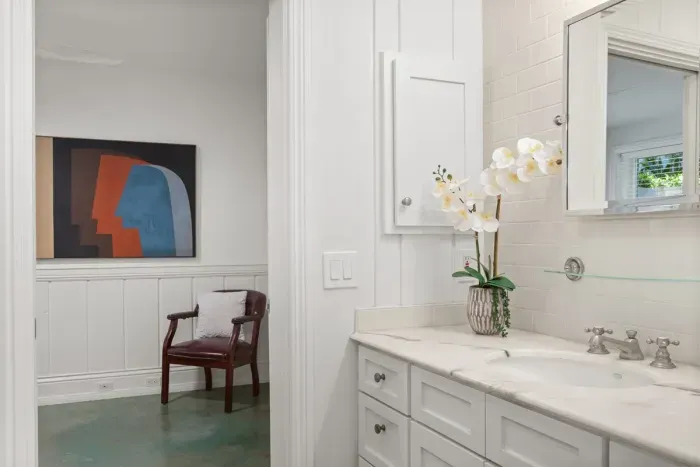 Jack and Jill bathroom between the two bedrooms
