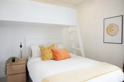 Full bed and twin bunk