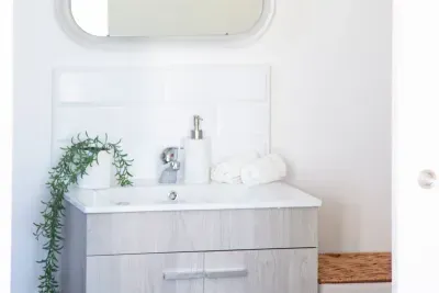 Large modern bathroom