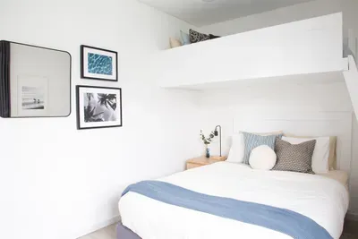 Full bed with twin bunk