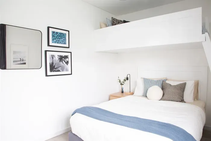 Full bed with twin bunk