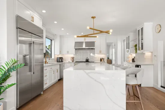 Chef's kitchen - fully equipped