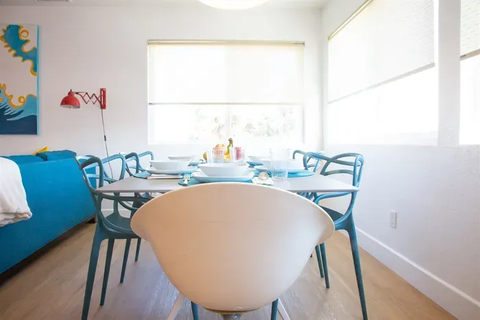 Seating for 6