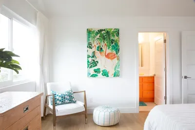 Very spacious primary bedroom