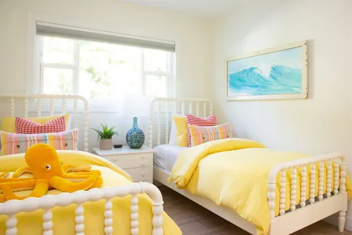 Secondary Bedroom - Twin Beds