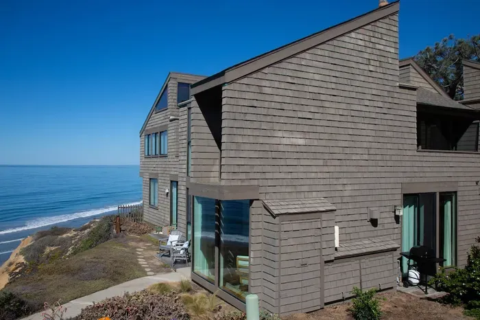 Coastal charmer