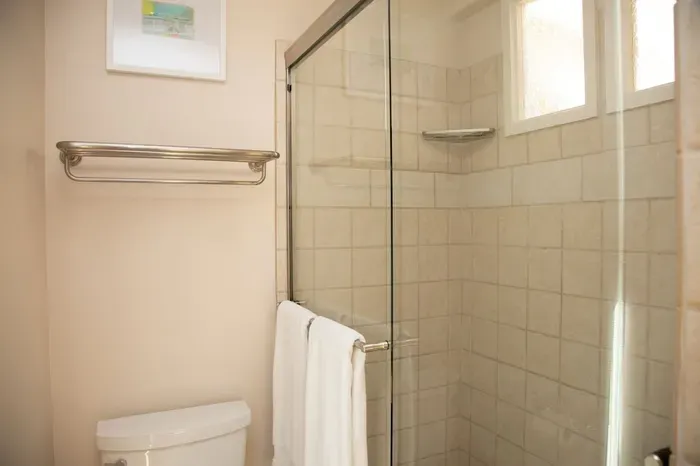 Airy and bright bathroom
