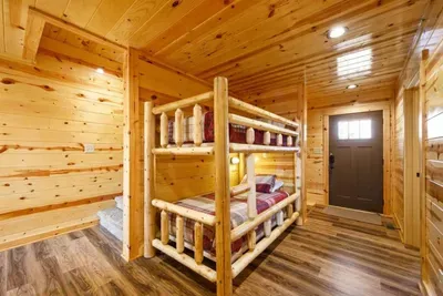 Starr Ridge Lodge - image 38 of 49