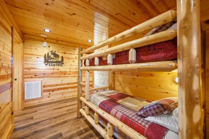 Starr Ridge Lodge - image 39 of 49