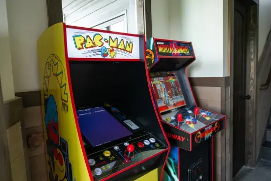Arcades - Mortal Kombat and Pac Man