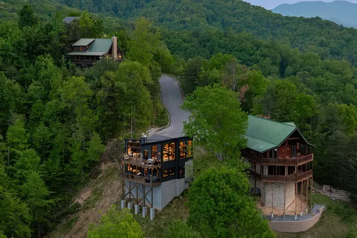 Minutes to Gatlinburg, Pigeon Forge, & Dollywood | Prime Smoky Mountain Location