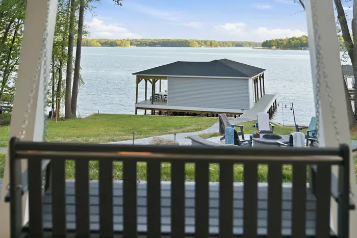 LUXE Lakefront 5BR Suites w/ Views, Beach, Dock,  - image 55 of 95
