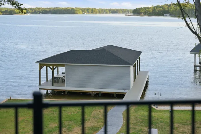 LUXE Lakefront 5BR Suites w/ Views, Beach, Dock,  - image 58 of 95