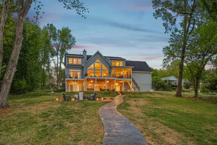 LUXE Lakefront 5BR Suites w/ Views, Beach, Dock,  - image 61 of 95