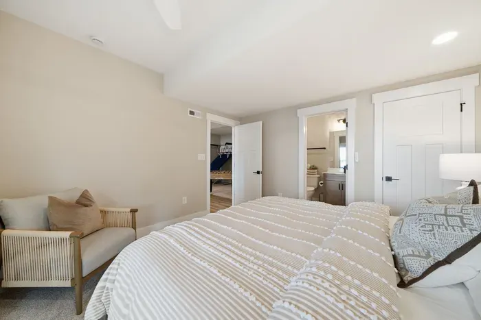 LUXE Lakefront 5BR Suites w/ Views, Beach, Dock,  - image 20 of 95