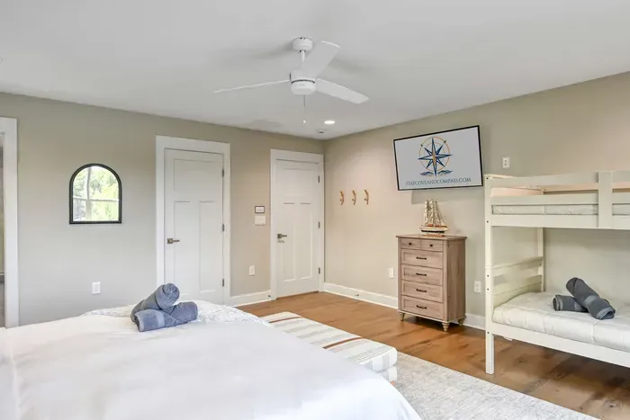LUXE Lake Anna Lakefront, Sleeps 24, 6 Suites, Theater, BoatDock - image 62 of 160