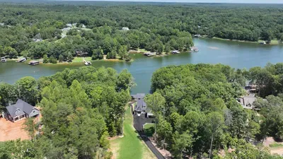 LUXE Lake Anna Lakefront, Sleeps 24, 6 Suites, Theater, BoatDock - image 137 of 160