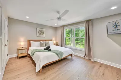 LUXE Lake Anna Lakefront, Sleeps 24, 6 Suites, Theater, BoatDock - image 155 of 160