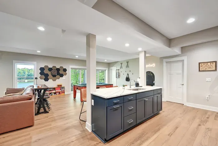 LUXE Lake Anna Lakefront, Sleeps 24, 6 Suites, Theater, BoatDock - image 81 of 160