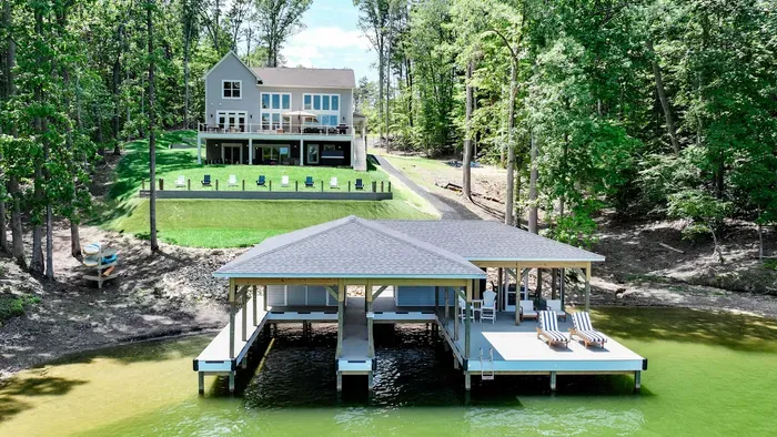 LUXE Lake Anna Lakefront, Sleeps 24, 6 Suites, Theater, BoatDock - image 135 of 160