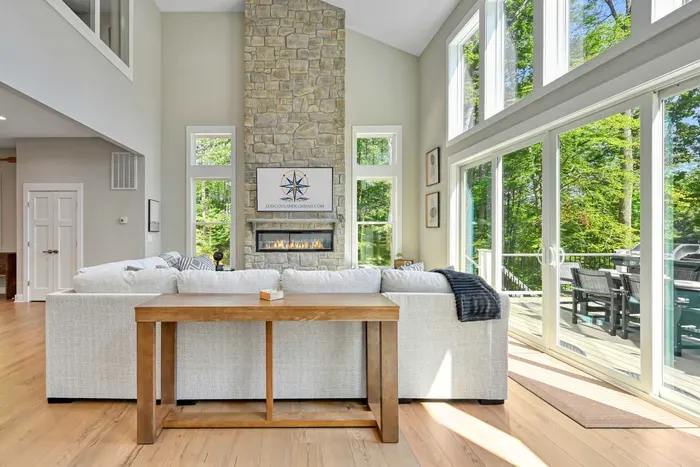 LUXE Lake Anna Lakefront, Sleeps 24, 6 Suites, Theater, BoatDock - image 138 of 160
