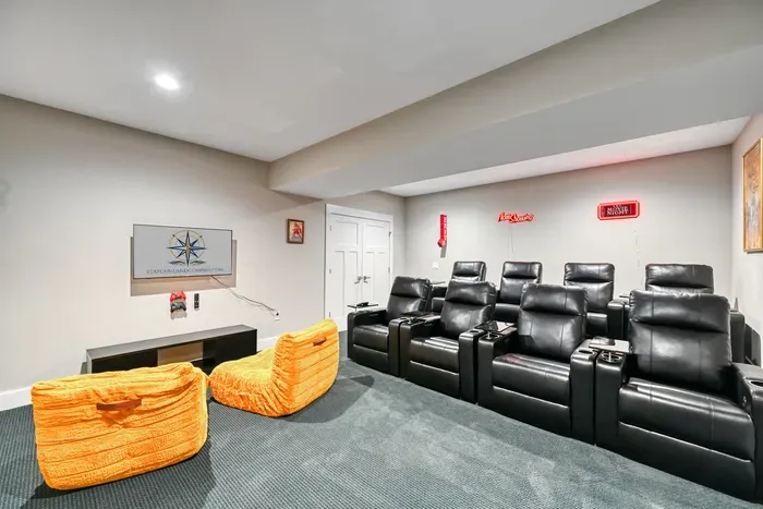 LUXE Lake Anna Lakefront, Sleeps 24, 6 Suites, Theater, BoatDock - image 91 of 160