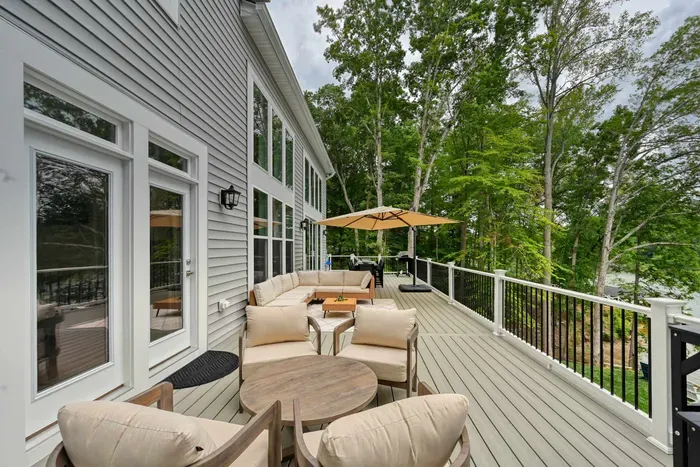 LUXE Lake Anna Lakefront, Sleeps 24, 6 Suites, Theater, BoatDock - image 36 of 160