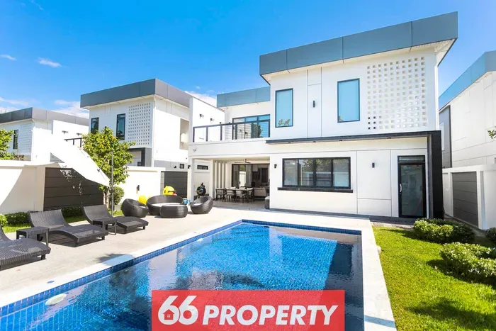 Modern Villa in Green Community. Minutes from Shopping/Airport - image 1 of 56