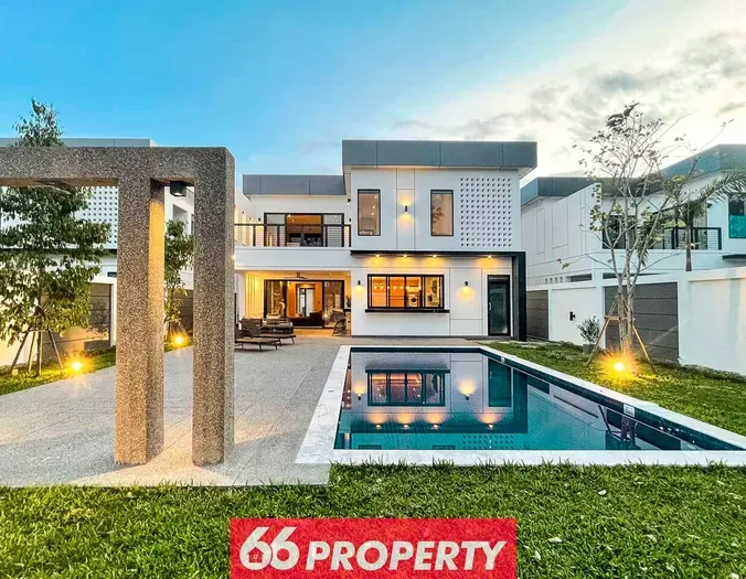 Modern Villa in Green Community. Minutes from Shopping/Airport - image 3 of 56