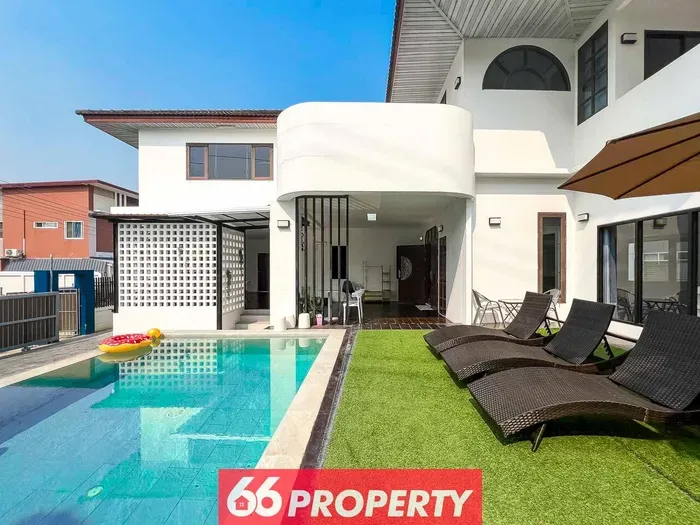 9 BR Villa near Central Mall. Family Friendly - image 2 of 188