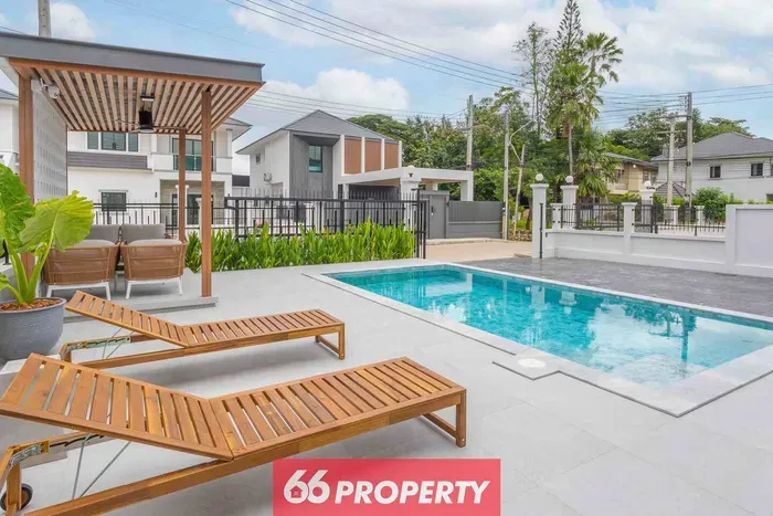 Modern Home /w Pool in Local Quiet Neighborhood - image 2 of 100