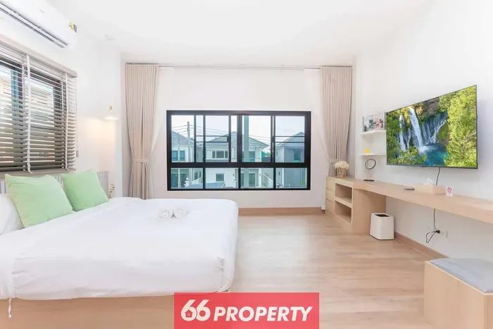 Modern Home /w Pool in Local Quiet Neighborhood - image 3 of 100