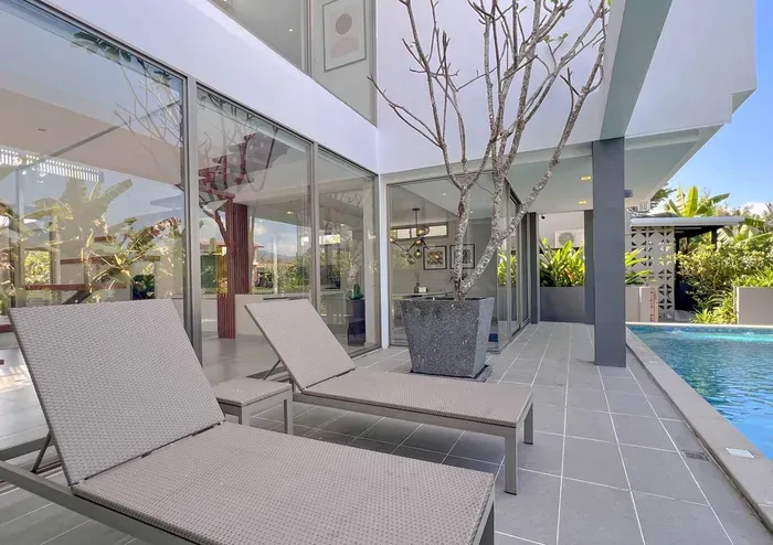 Secluded Villa in Lush Local Area. - image 3 of 88