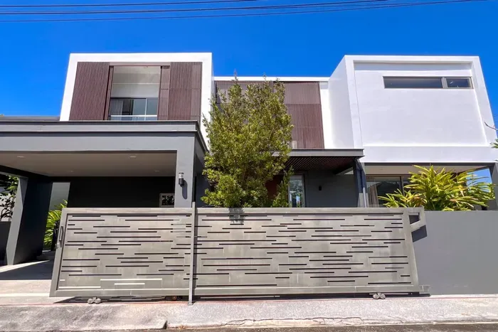 Secluded Villa in Lush Local Area. - image 4 of 88