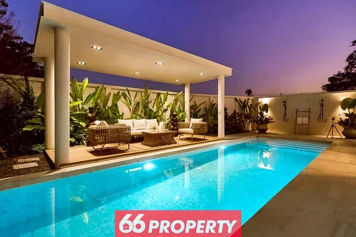 Stunning Villa w/ Outdoor dining spot. Quiet Area. - image 1 of 56