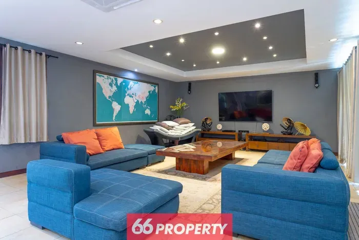 The Earth Villa - Pool Table, Tropical Vibes, 10min from Airport - image 4 of 248