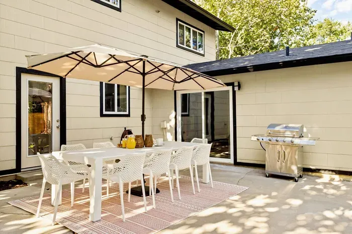 shaded outdoor dining for 10 + propane BBQ