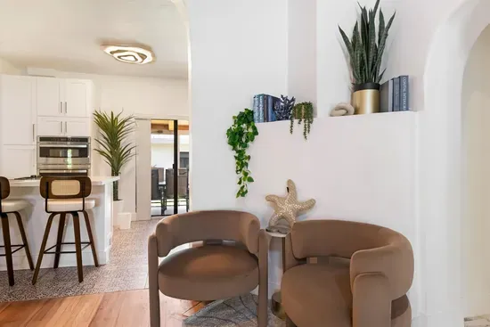 Liviing area - cosy corners