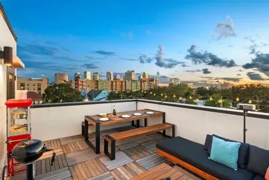 Roof terrace dining area with views & Fairy lights