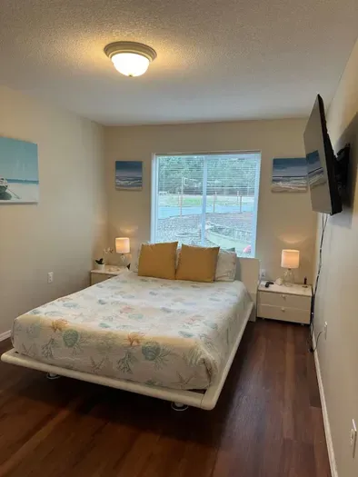 Lakefront Oasis | Private Lakefront Retreat with Resort-Style Amenities - image 17 of 60