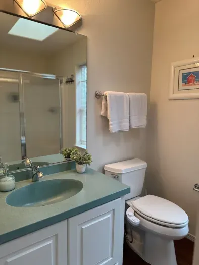 Walk in shower, attached to bedroom 1