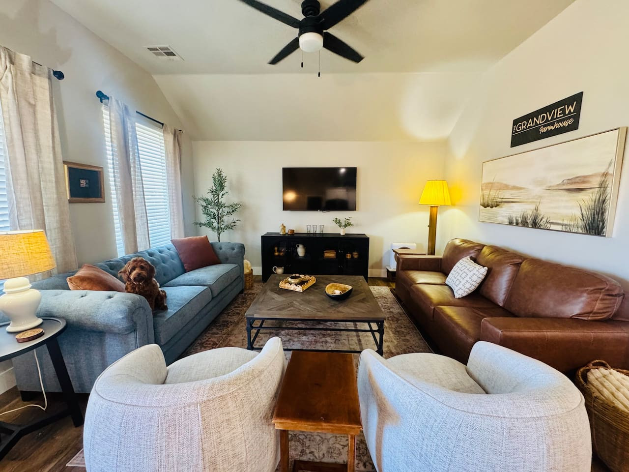 Grandview Farmhouse in the heart of Stillwater