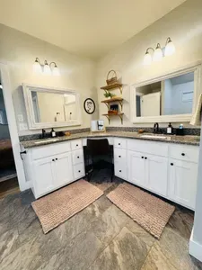 Grandview Farmhouse in the heart of Stillwater - image 22 of 50
